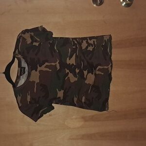 Woof size medium camo top